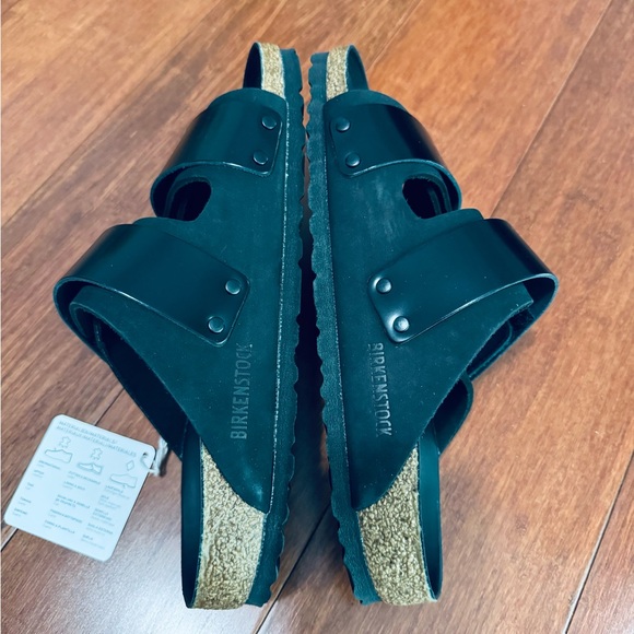 Birkenstock Uji Nubuck shine Leather straps adjustable slide sandals in black - Picture 4 of 16